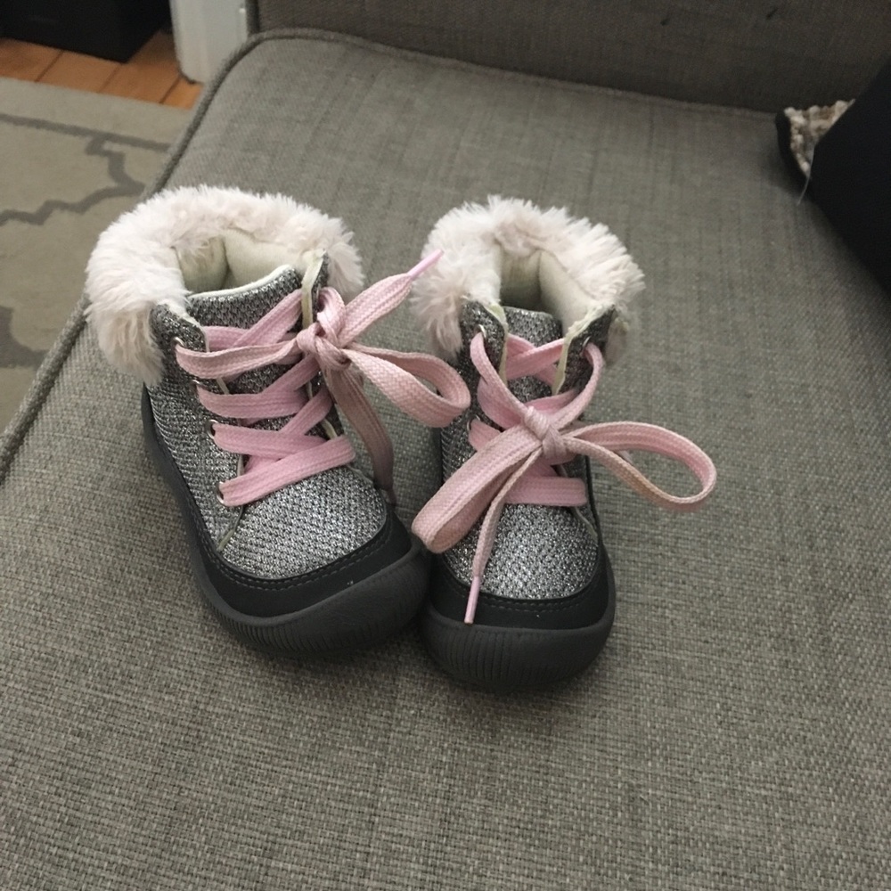 Oshkosh baby winter boots